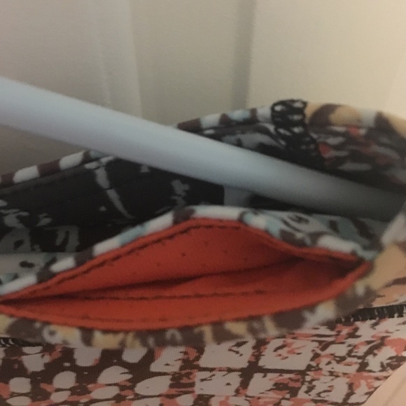 Colourful patterned athletic capris - Picture 3 of 3